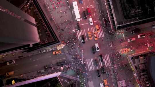 城市航拍纽约时代广场摩天大楼汽车交通游客