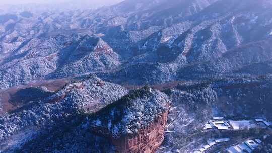 雪景天水麦积山石窟