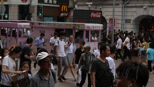 上海南京路热闹景象