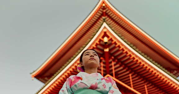 妇女、日本神道教寺庙和阳光下文化、建筑或