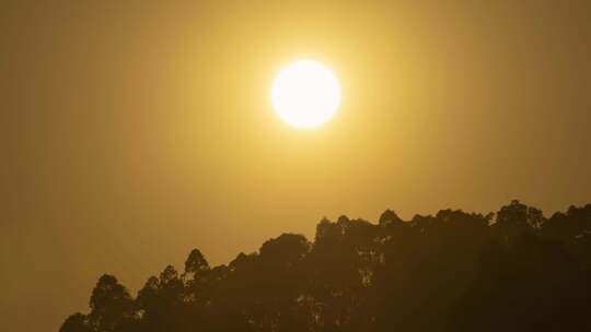 太阳在山头落下延时特写镜头