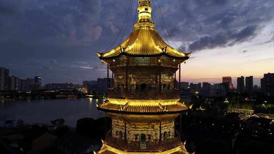 浙江嘉兴平湖报本禅寺夜晚