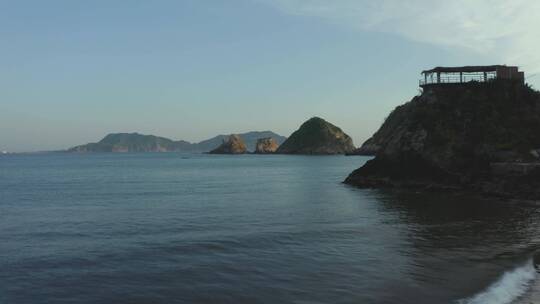 海岸岩层鸟瞰图