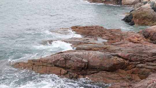 深圳海岸线-大梅沙礁石风起浪涌