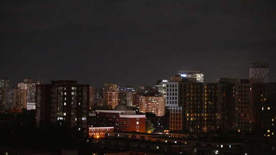 北京城市夜晚闪电暴雨前期