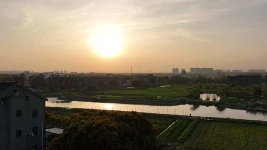 夕阳下乡村田园生活