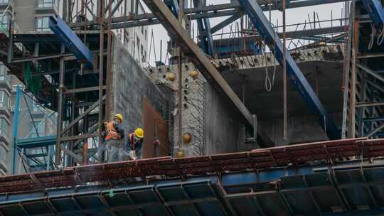 铁路高铁高架桥铁路桥建设工地工人城市高楼