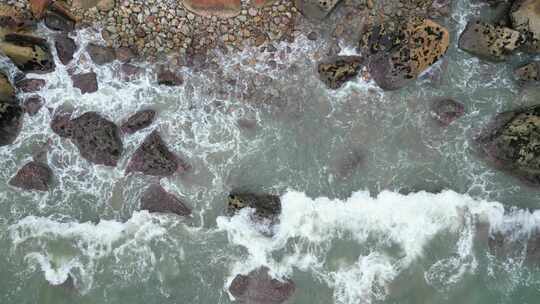 大海海浪礁石波浪航拍