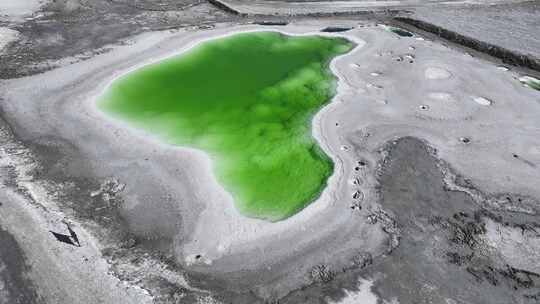 青海甘肃大柴旦翡翠湖航拍山川湖泊倒影阳光