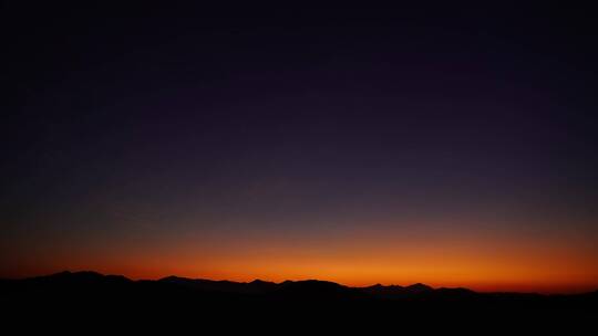 纯净晚霞干净天空夜幕降临天黑傍晚山紫霞