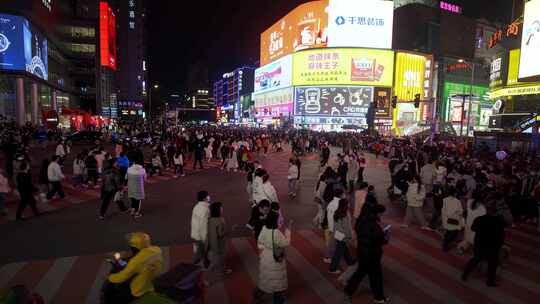 长沙黄兴路步行街夜景人山人海