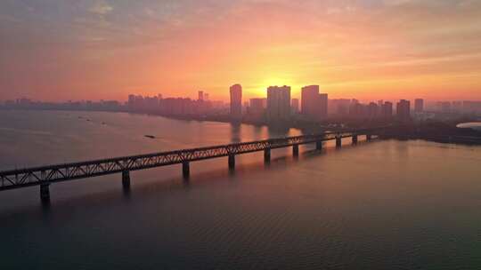 杭州钱江一桥日出滨江大景