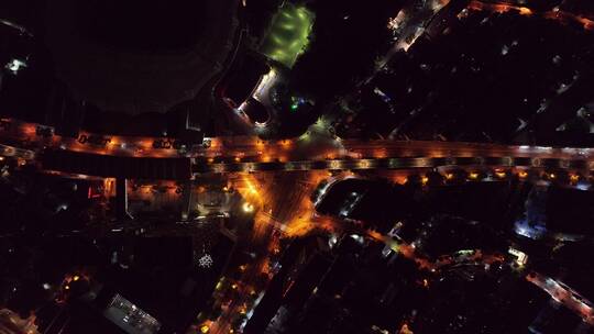 俯拍城市马路夜景