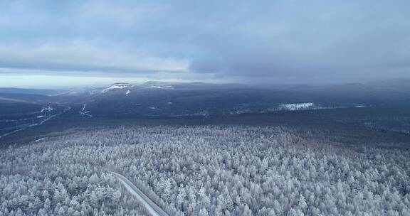 航拍雪域高山雾凇