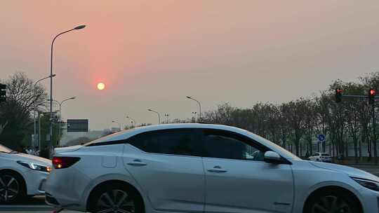 北京傍晚夕阳道路交通路口车流