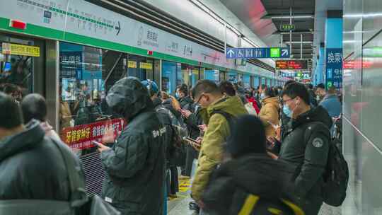 南京南站地铁站早高峰人流延时