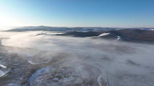 呼伦贝尔冬季湿地寒雾雪景