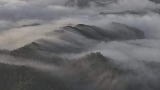 湖北黄冈罗田大别山天堂湖湖面晨雾云海