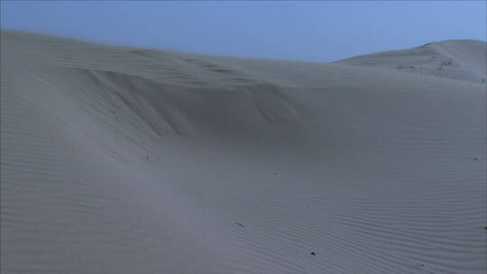 宁夏沙漠 沙丘 大风吹起风沙流动