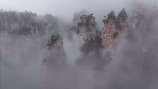 湖南张家界武陵源天子山云雾航拍自然风光