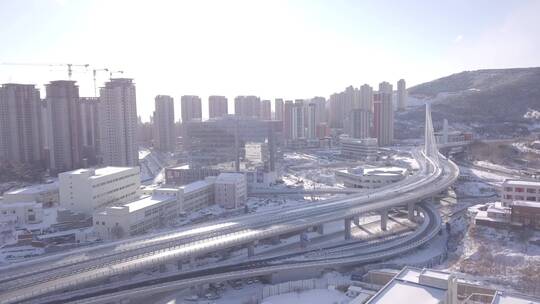 冬天立交桥社区广场打雪仗 城市航拍