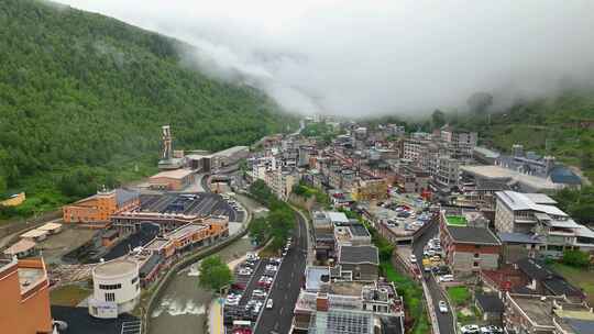 航拍四川阿坝四姑娘山特色小镇风光