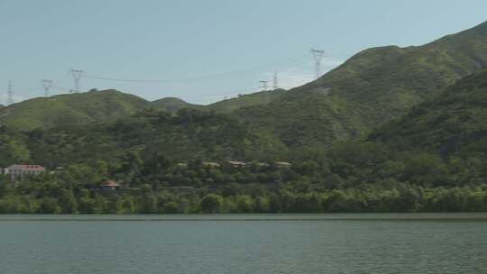 水库 湖水 桥 水面 倒影 大山