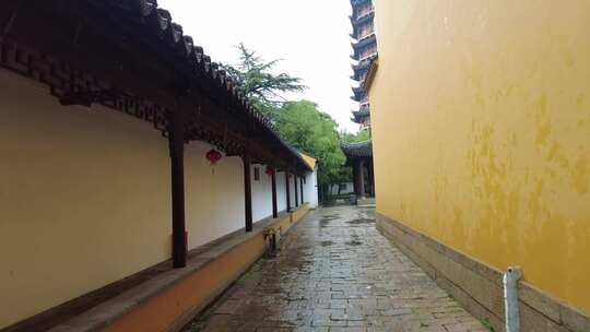 古建筑下雨素材苏州北寺塔实拍