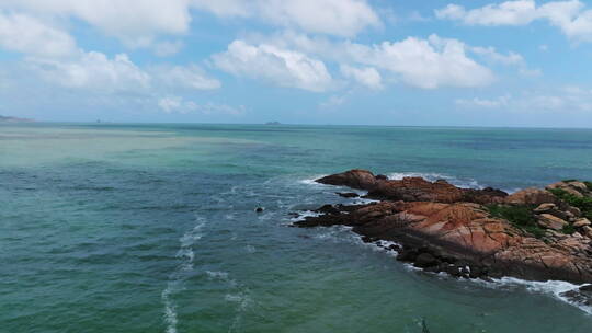 4K海浪拍打礁石大海浪花礁石