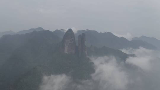 浙江衢州江郎山云雾缭绕航拍