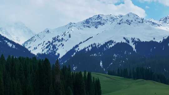 草原雪山风景航拍