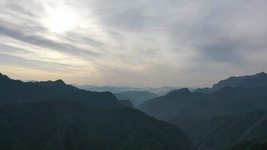 大山早晨日出 秦岭深山