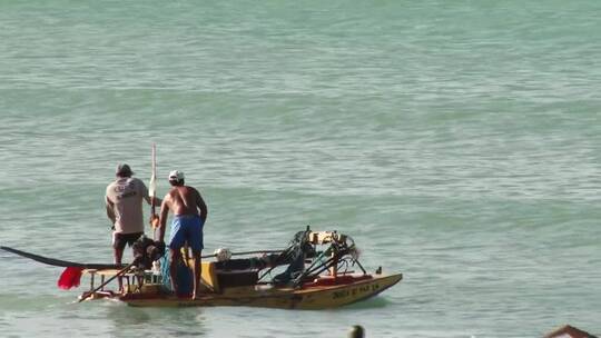 渔民开船出海捕鱼视频素材模板下载