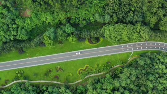 航拍大连滨海东路道路车流十字路口山路