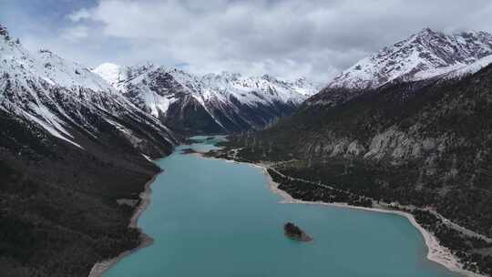 西藏八宿G318然乌湖雪山自然风光航拍