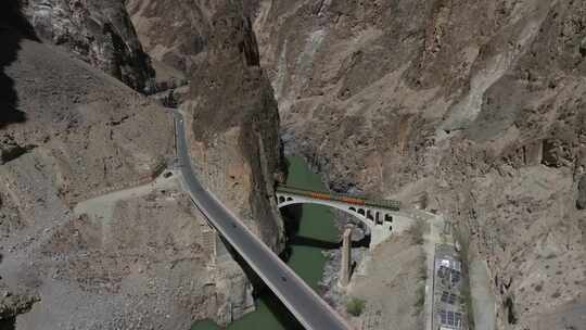 西藏昌都318国道怒江大桥英雄之桥航拍