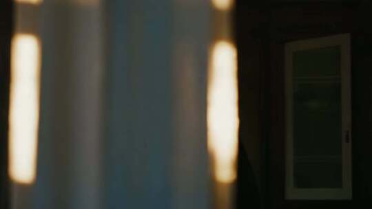 室内窗户光影模糊场景