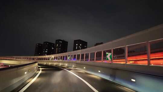 城市夜晚夜景开车第一视角汽车窗外沿途风景