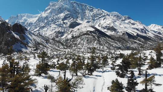 尼泊尔马南安纳普尔纳峰（喜马拉雅山）前一