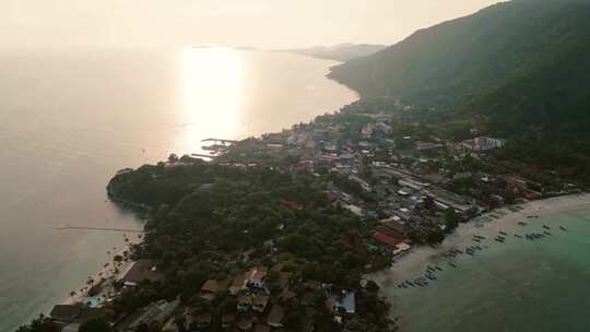 空中Haad Rin海滩在帕岸岛泰国湾著