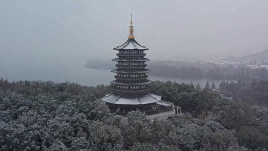 杭州西湖雷峰塔雪景