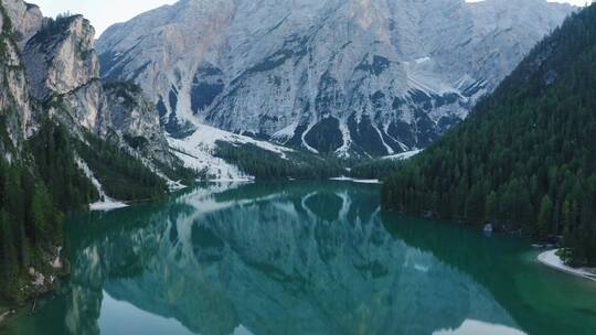 美丽的湖景