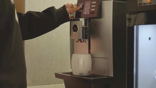 咖啡机制作咖啡视频素材模板下载