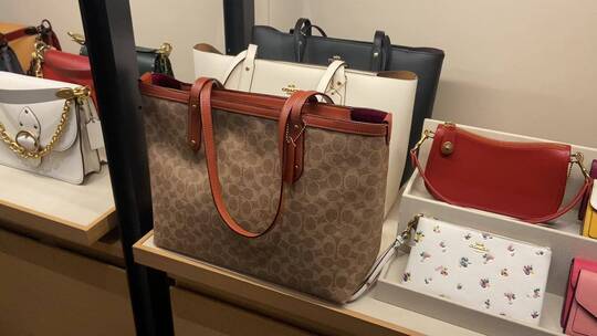 济南银座商城coach品牌、MICHAEL KORS品牌