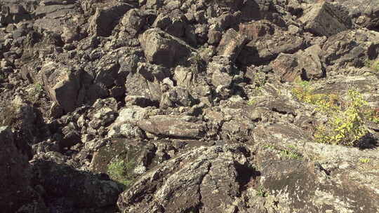 自然火山岩石石海