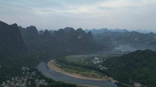 广西桂林阳朔漓江湾大面山航拍