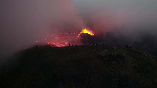 火山喷发岩浆涌动火山爆发实拍无人机航拍