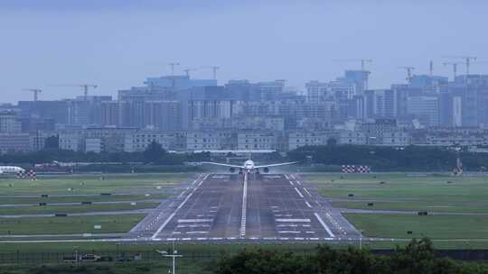 深圳宝安机场起飞的吉祥航空飞机