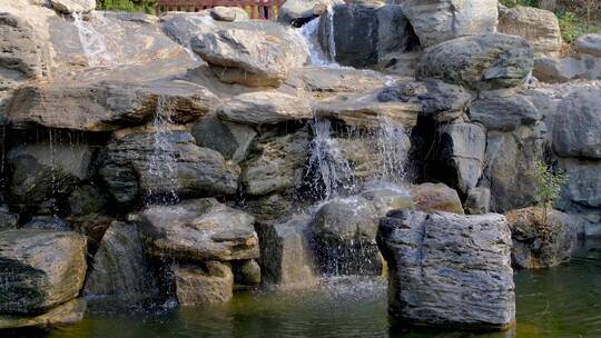 西安青龙寺仿唐庭院内的假山和瀑布
