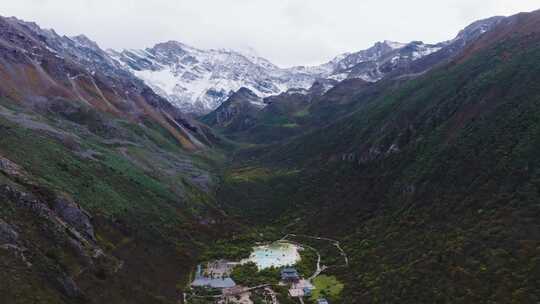 四川黄龙风景区五彩池航拍